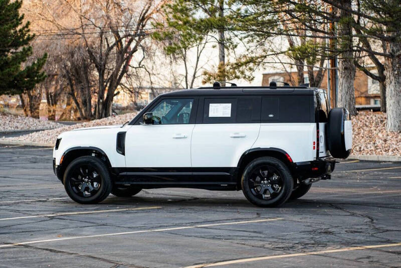 2024 Land Rover Defender 110 P400 X-Dynamic SE