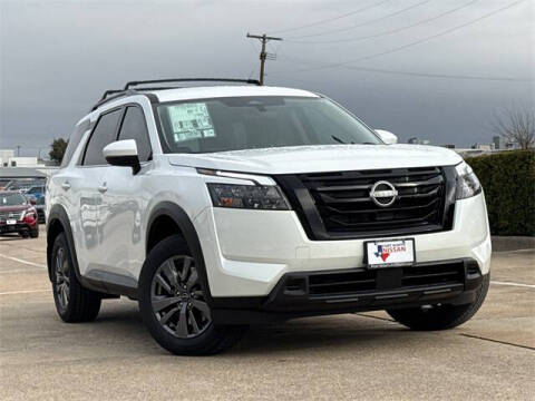2025 Nissan Pathfinder SV