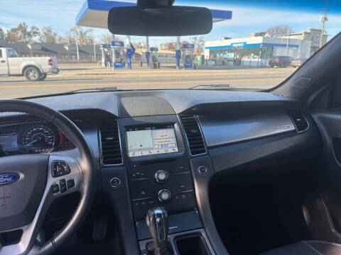 2018 Ford Taurus SEL