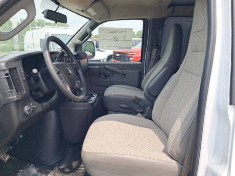 2025 Chevrolet Express 3500