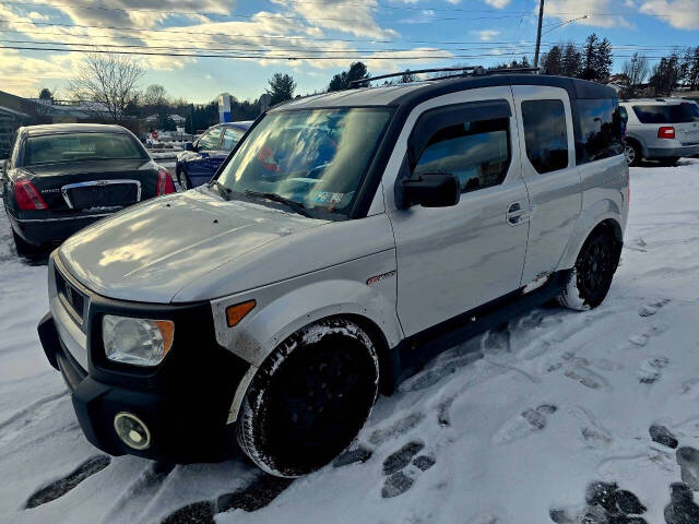 2006 Honda Element for sale at QUEENSGATE AUTO SALES in York, PA