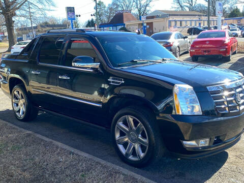 2007 Cadillac Escalade EXT for sale at Carz Unlimited in Richmond VA