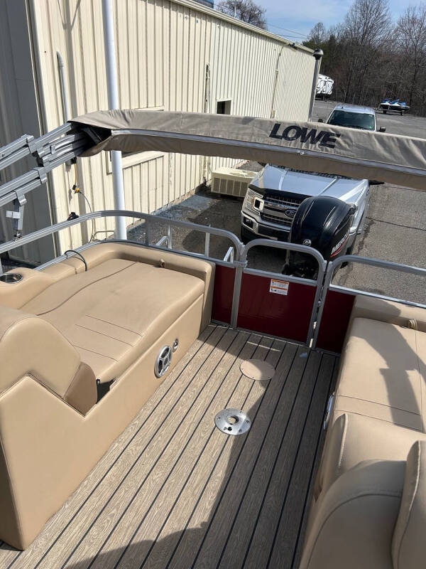 2021 Lowe Boats SS 210