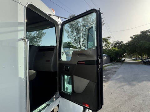 2020 Kenworth T270