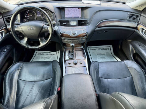 2015 Infiniti Q70 3.7