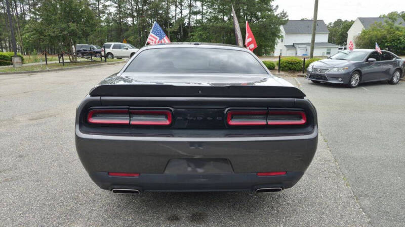 2021 Dodge Challenger SXT
