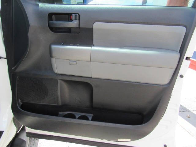 2013 Toyota Sequoia SR5