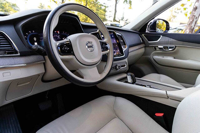2024 Volvo XC90 B5 Plus Bright Theme