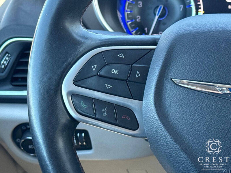 2017 Chrysler Pacifica Touring-L Plus