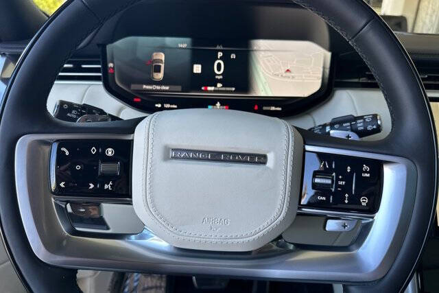 2025 Land Rover Range Rover P400 SE LWB