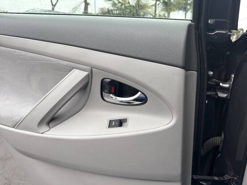 2011 Toyota Camry LE