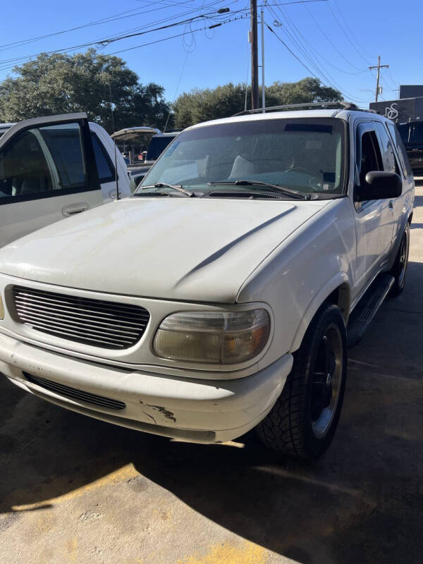 1996 Ford Explorer XL's photo