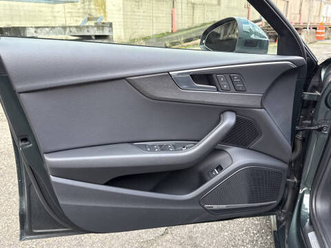 2017 Audi A4 2.0T quattro Premium Plus