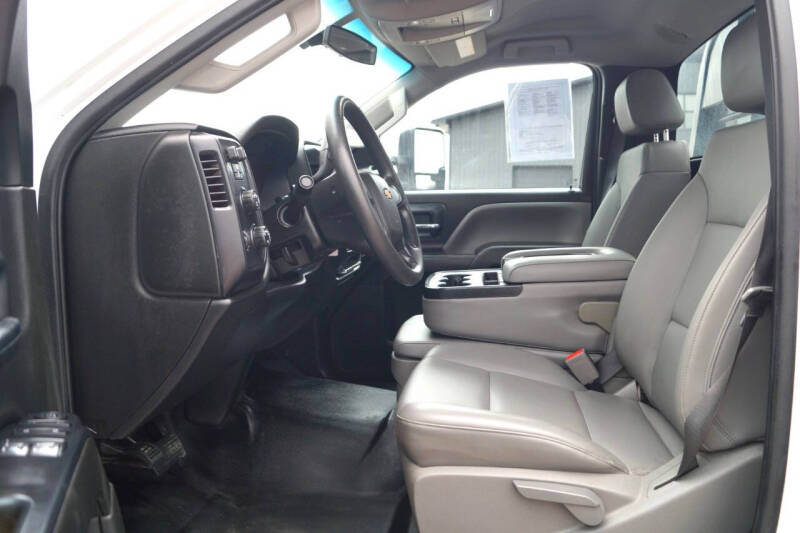 2022 Chevrolet Silverado 5500HD
