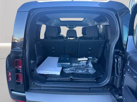 2025 Land Rover Defender 110 P500 X-Dynamic SE