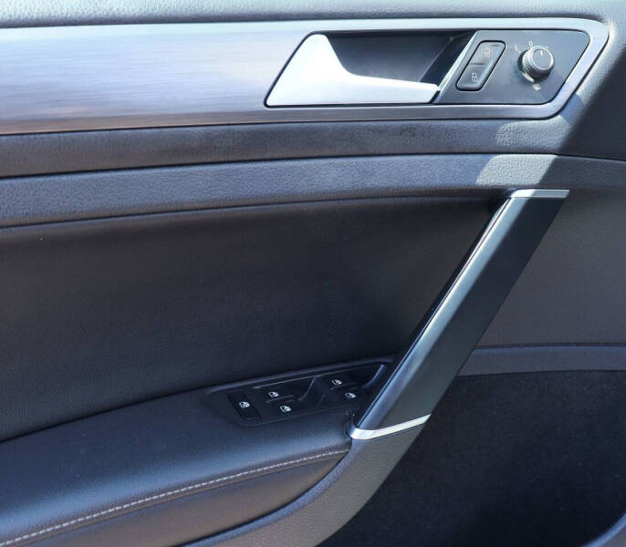 2018 Volkswagen Golf TSI SE