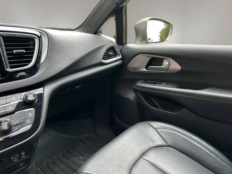 2018 Chrysler Pacifica Touring L Plus