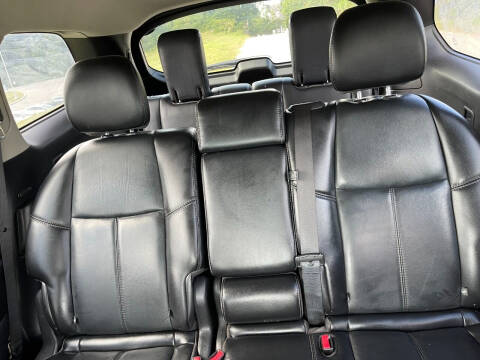 2017 Nissan Pathfinder SL