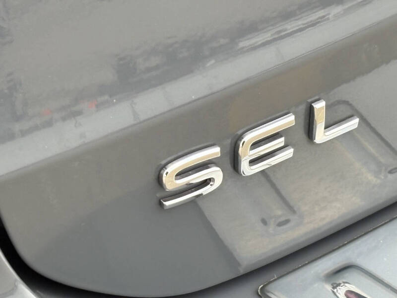 2024 Volkswagen Taos SEL 4Motion