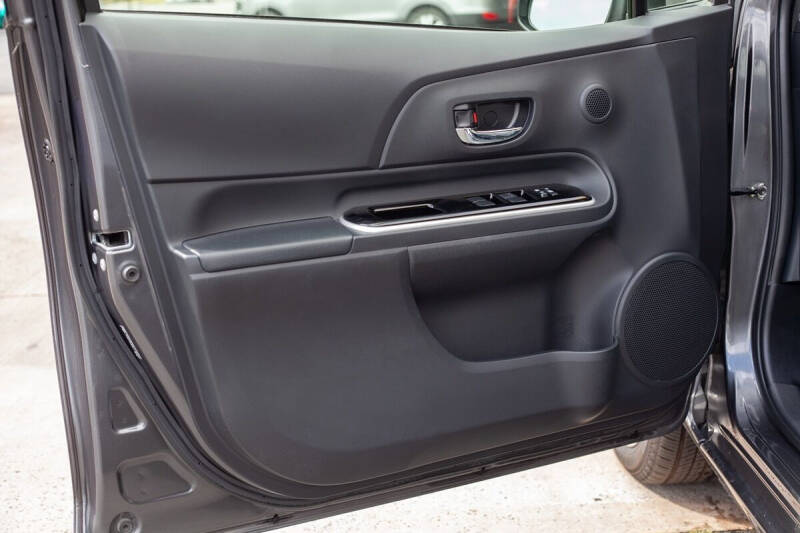 2016 Toyota Prius c Four