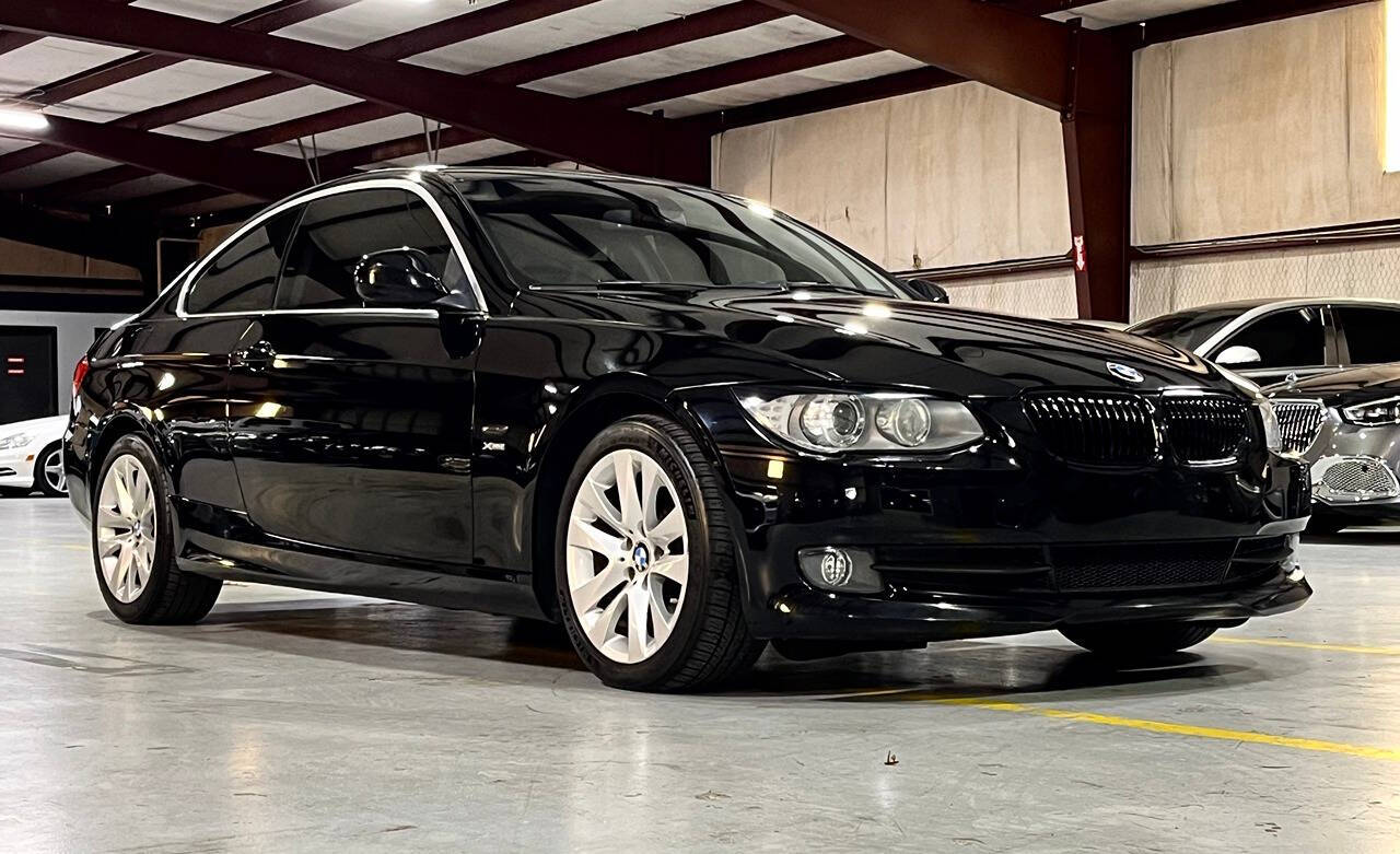 2011 BMW 3 Series for sale at Carnival Car Company in Victoria, TX