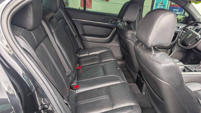 2011 Lincoln MKS