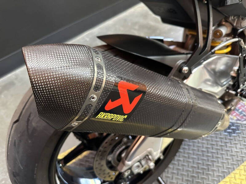 2012 Aprilia Tuono V4 R