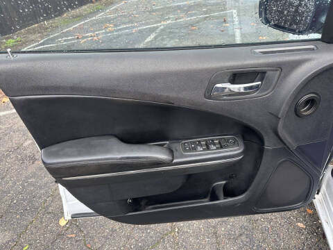 2013 Dodge Charger SE