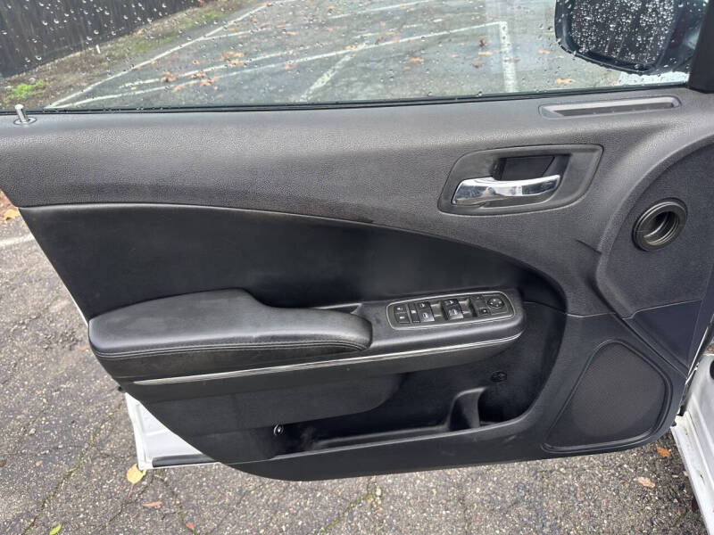 2013 Dodge Charger SE