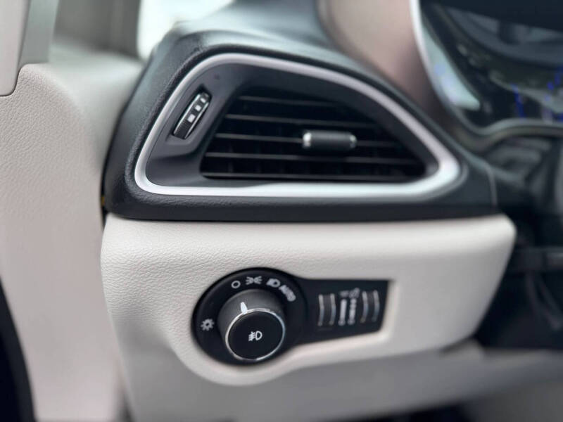 2018 Chrysler Pacifica Touring L