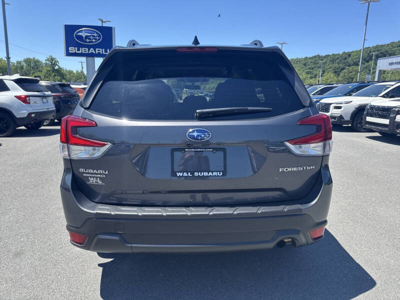 2024 Subaru Forester Premium