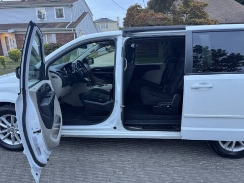 2016 Dodge Grand Caravan SXT Plus