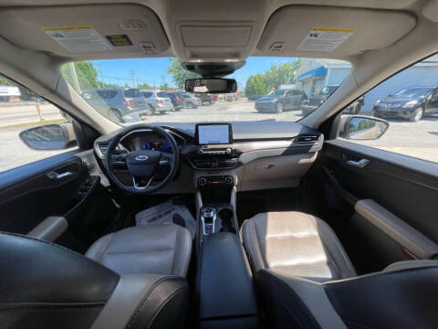 2020 Ford Escape Titanium