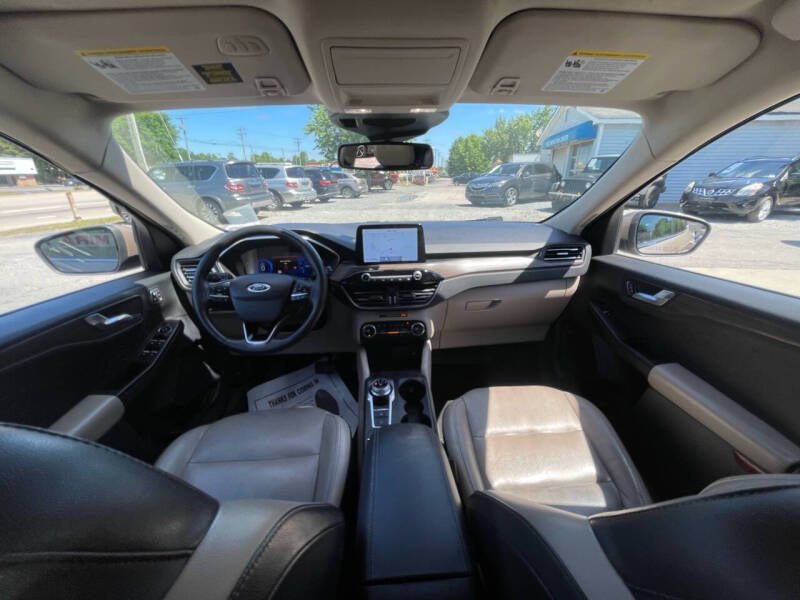 2020 Ford Escape Titanium