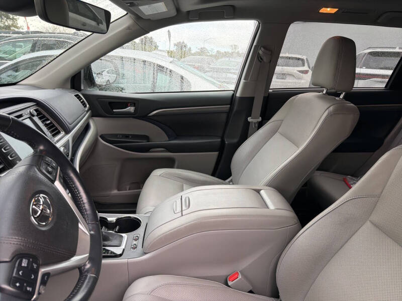 2017 Toyota Highlander Limited Platinum