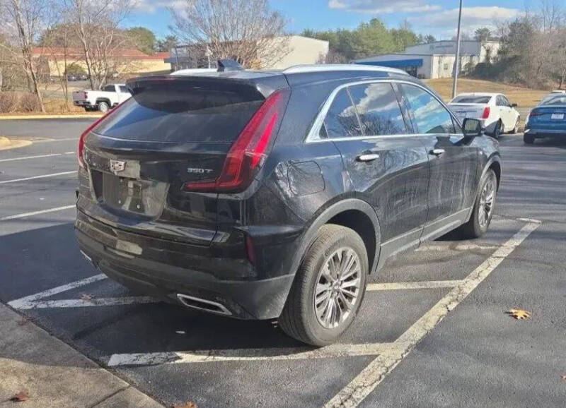 2025 Cadillac XT4 Premium Luxury