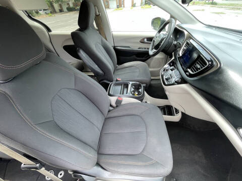 2017 Chrysler Pacifica Touring Plus