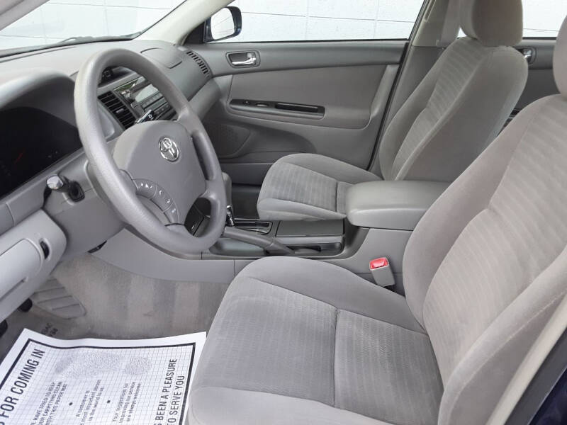 2005 Toyota Camry LE