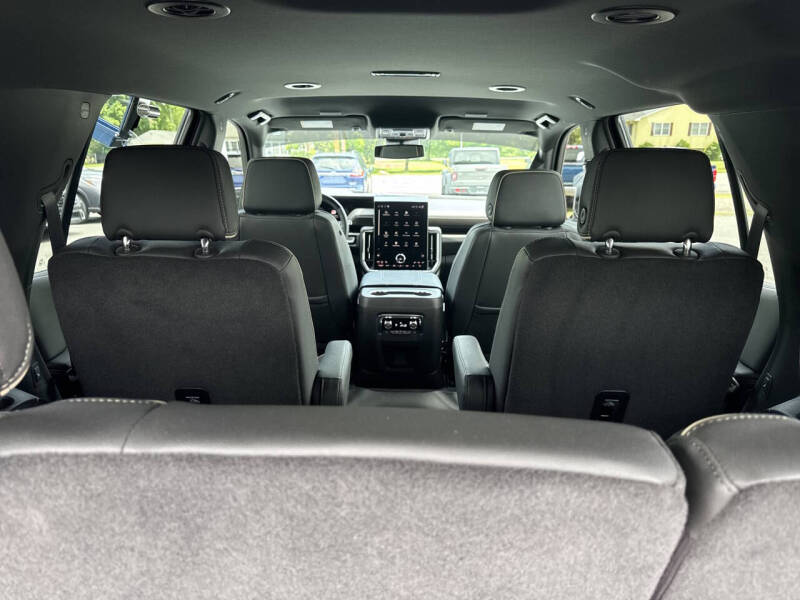 2025 GMC Yukon Elevation