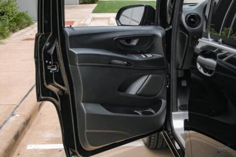 2023 Mercedes-Benz Metris Passenger