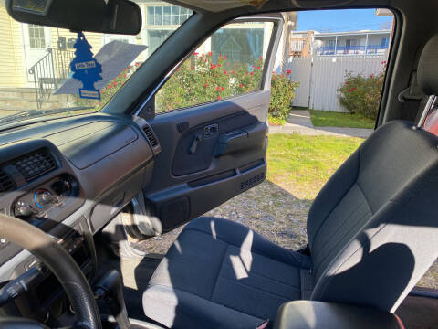 2001 Nissan Frontier XE