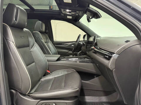 2023 Cadillac Escalade Sport