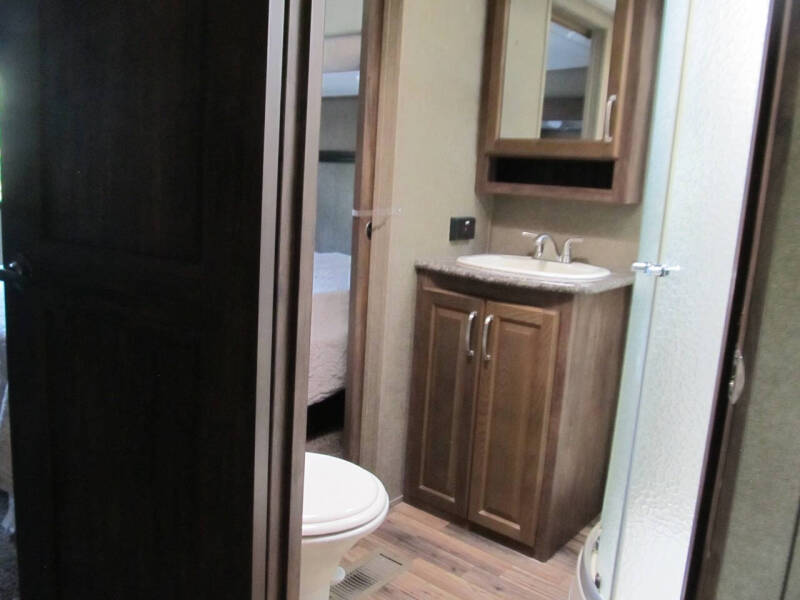 2017 Keystone RV Avalanche