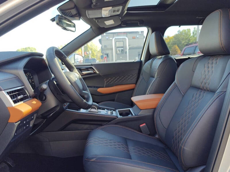 2025 Mitsubishi Outlander PHEV SEL