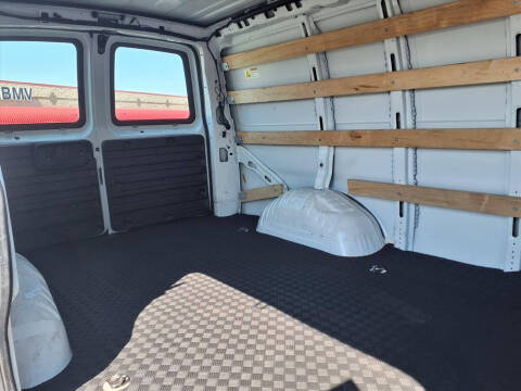 2023 GMC Savana 2500