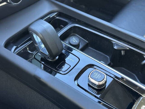 2024 Volvo S60 B5 Core Dark Theme