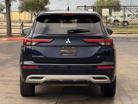 2023 Mitsubishi Outlander SE