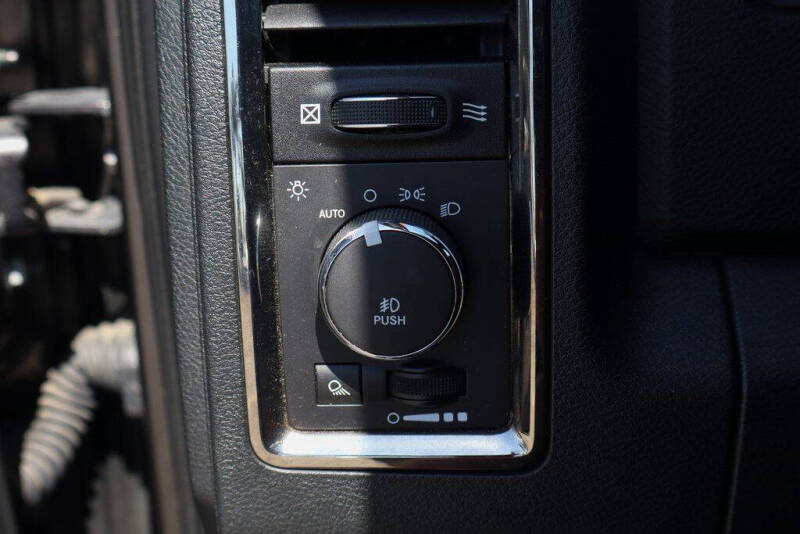 2016 RAM 1500 Sport