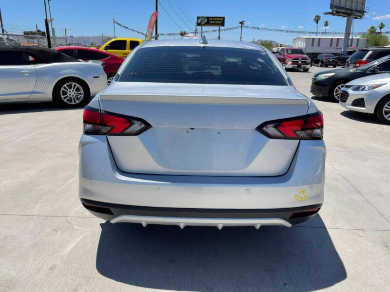 2020 Nissan Versa SR