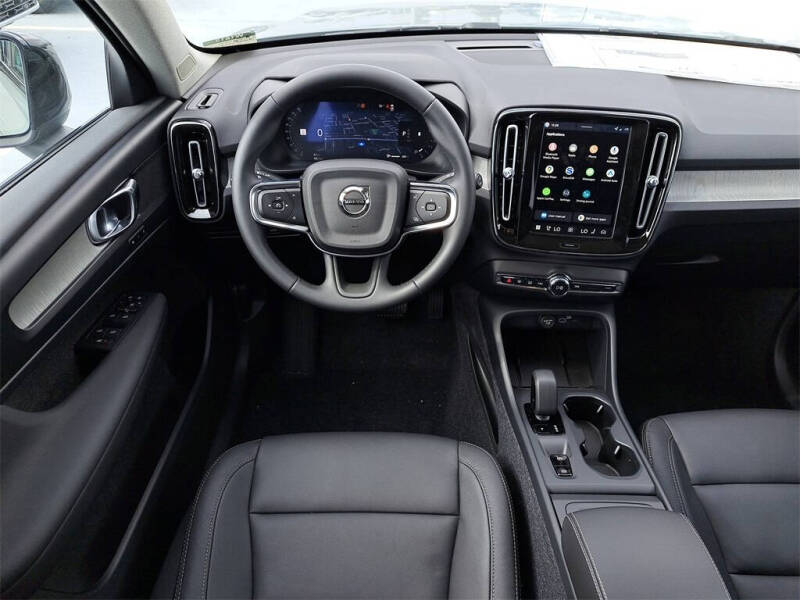 2026 Volvo XC40 B4 Core